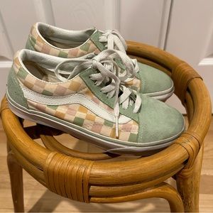 Vans Checkered Old Skool in green.
